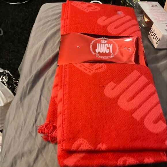 NWT red juicy couture logo embroidered fringe blanket scarf/wrap - Picture 2 of 2